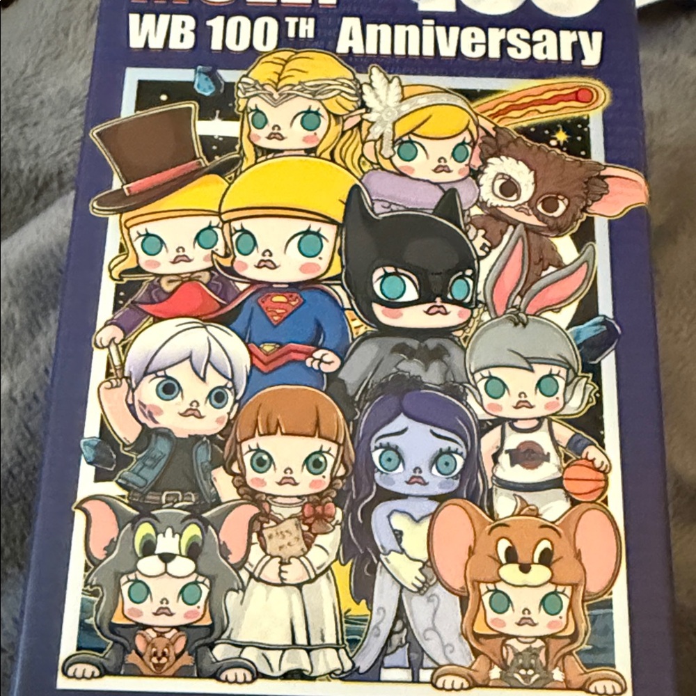 2 SECRETS in one !! Molly WB 100th Anniversary “Matrix” Figure and SSR Card. - Picture 8 of 10